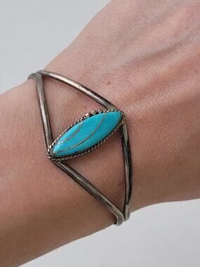 Vintage Navajo Teme Split-Shank Sterling Silver & Turquoise Cuff Bracelet